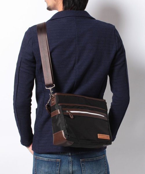 セール ナイロン横型ワンショルダーバッグmnu ベネトン メンズ Benetton Mens D Fashion セール ナイロン横型ワンショルダーバッグmnu ベネトン メンズ Benetton Mens D Fashion