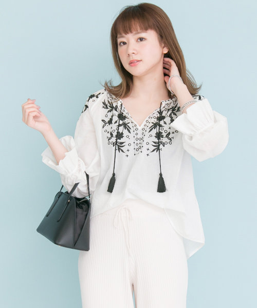 セール 40%OFF】【TVドラマ着用】フラワー刺繍ブラウス