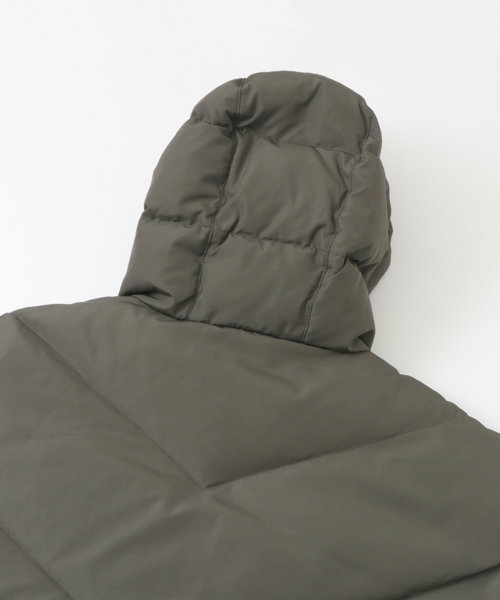 セール 50%OFF】Acuta ファー付リバーシブルポンチョダウン セール 50%OFF】Acuta ファー付リバーシブルポンチョダウン