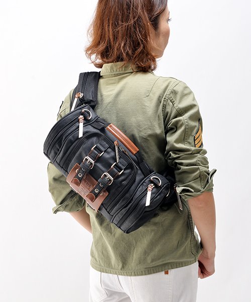 Device 進撃の巨人 立体機動ポーチ 4wayバッグ 進撃の巨人モデル デバイス Device D Fashion