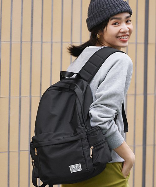 クーポン ママにおすすめ サイドポケット充実の黒リュックサック コカ Coca D Fashion