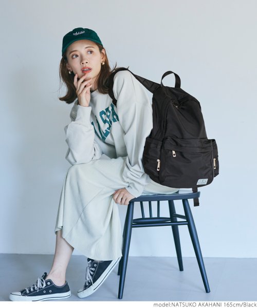 ママにおすすめ サイドポケット充実の黒リュックサック コカ Coca D Fashion