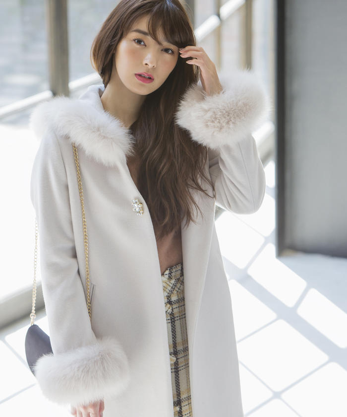【美品】ミッシュマッシュ ロングダッフルコート フォックスファー ホワイト セール】ミッシュマッシュ MISCH MASCH 【美人百花12月号掲載