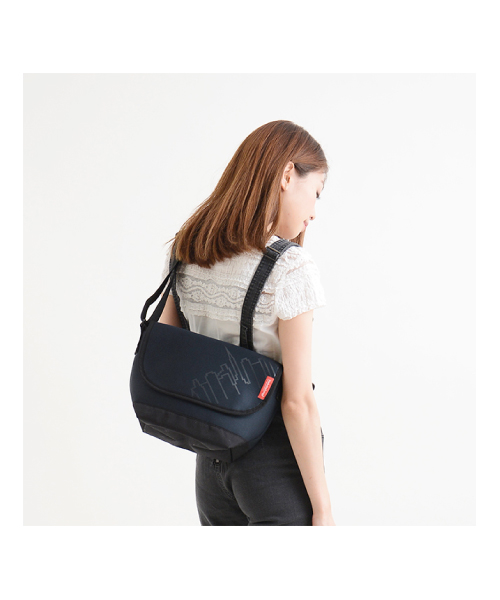 Neoprene casual messenger bag Clearance