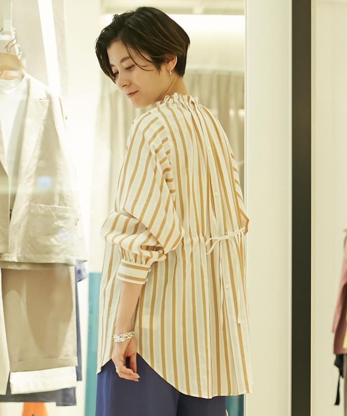 セール 30%OFF】コットンリネン ギャザーチュニックブラウス