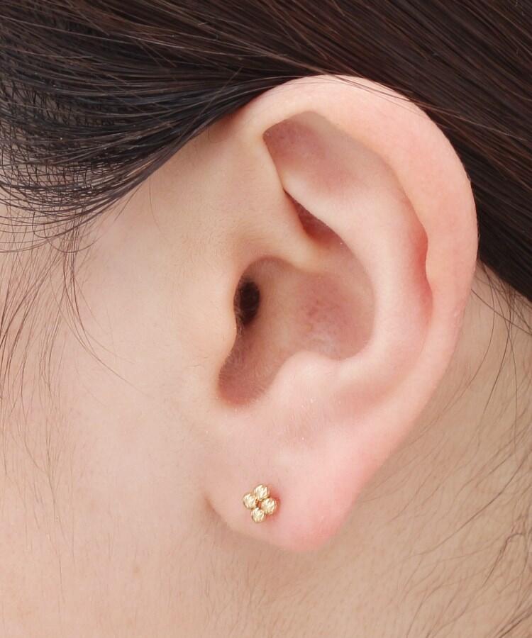ココシュニック　K10ハニーカットボール スタッドピアス ココシュニック】K10ハニーカットボール スタッドピアス - メルカリ