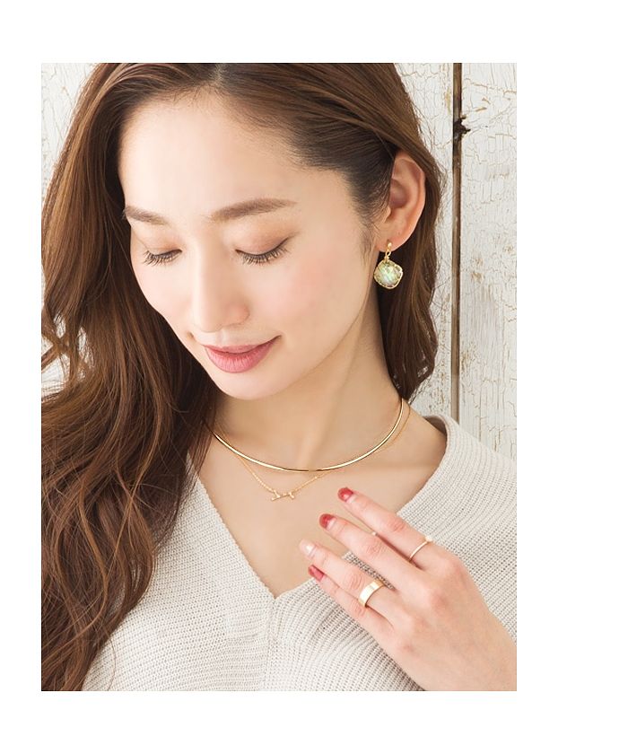 クリームドット Cream dot. 華奢ラインが高級感漂う、デコルテ