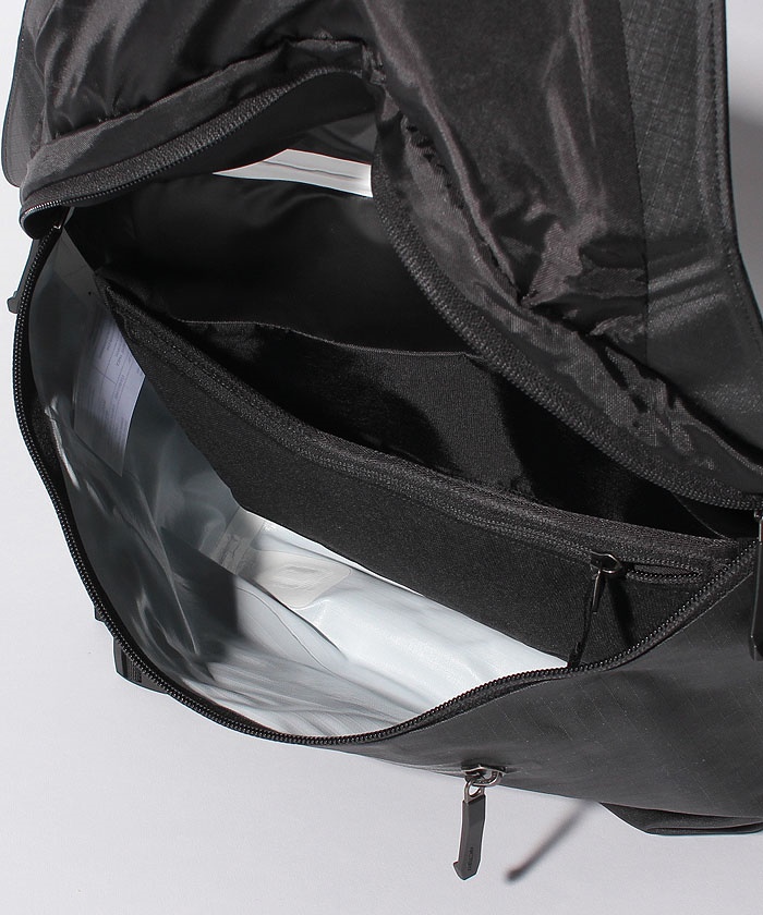 セール】【ARC'TERYX】GRANVILLE 10 COURIER BAG (502354234 セール】【ARC'TERYX】GRANVILLE 10 COURIER BAG (502354234