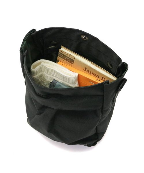 日本正規品 C6 ショルダーバッグ シーシックス Repet Fermi Pouch シーシックス C6 D Fashion