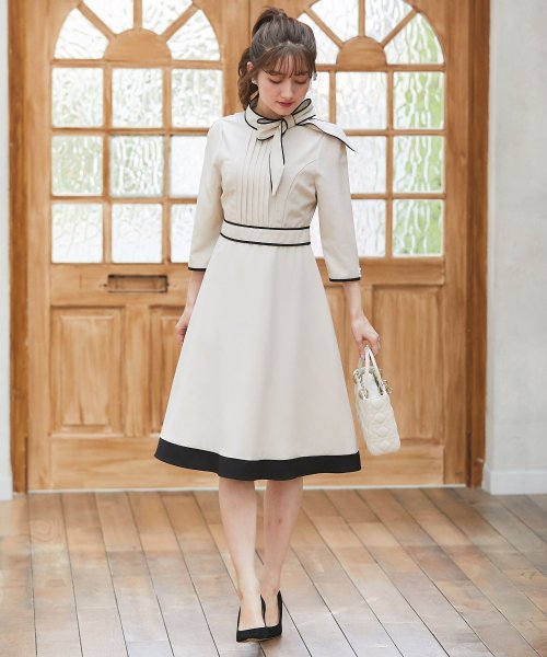 セール 50 Off 配色ライン入りボウタイりぼんワンピース トッコクローゼット Tocco Closet D Fashion