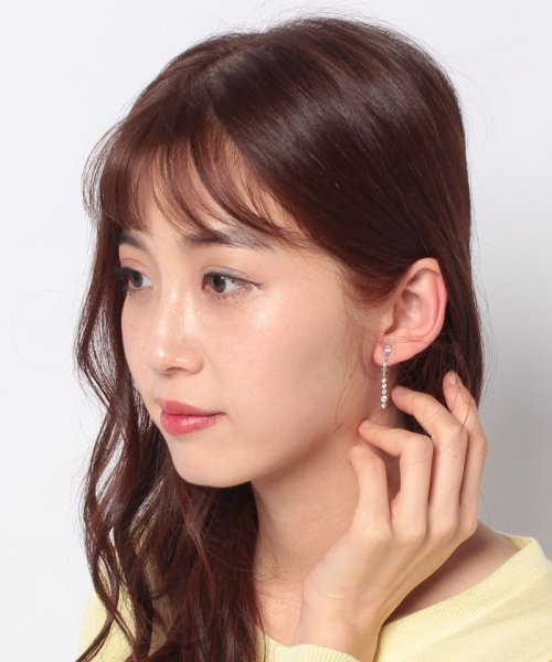 ジルコニアバーイヤリング ナノ ユニバース Nano Universe D Fashion