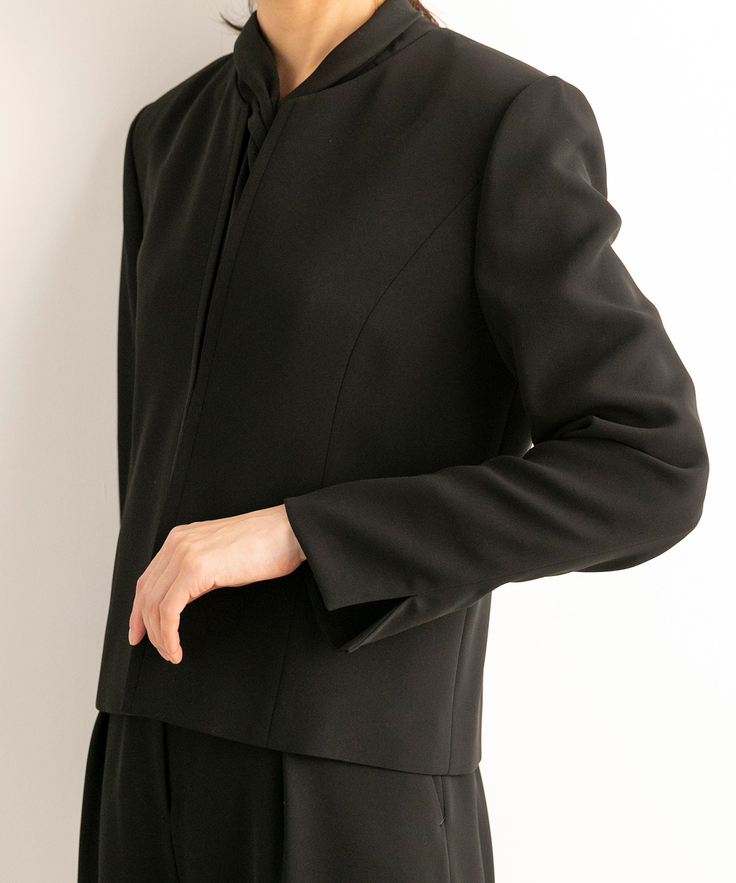 クーポン】【セール10%OFF】【喪服・礼服】ボウタイブラウス付き