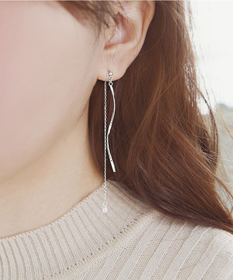 女性に人気! pt ピアス クアッド5mm ゆれるピアス きらきらピアス ...