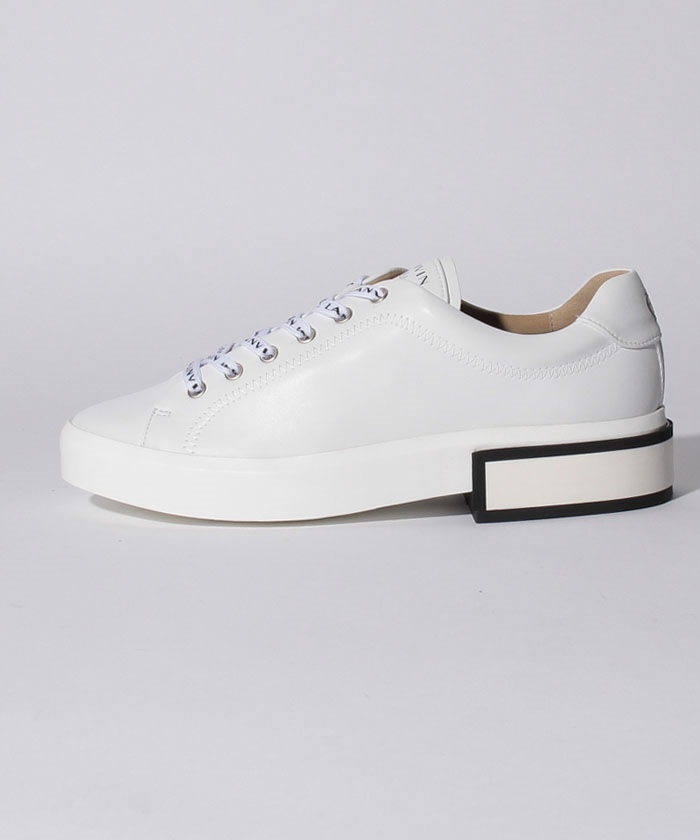 Givenchy ジップ ディテール レースアップ スニーカー Givenchy スニーカー - Black | FWRD