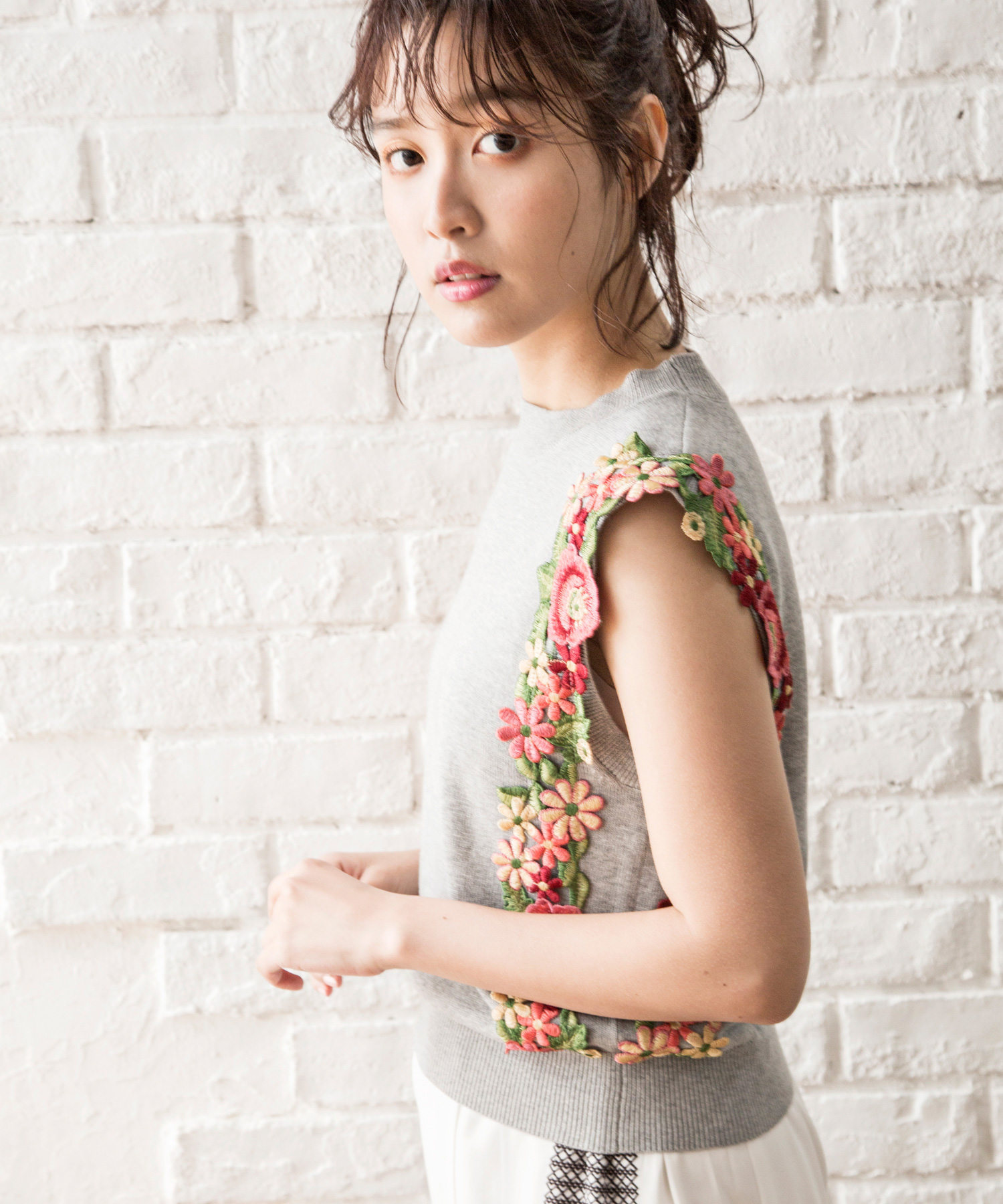 セール】【抗菌・防臭・UV加工】花レースニットノースリーブTOPS