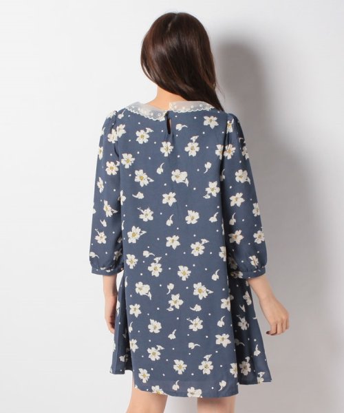 セール The Emporium ジエンポリアム オーガンジー衿付きフラワーワンピース Offprice Ec Offprice Ec D Fashion