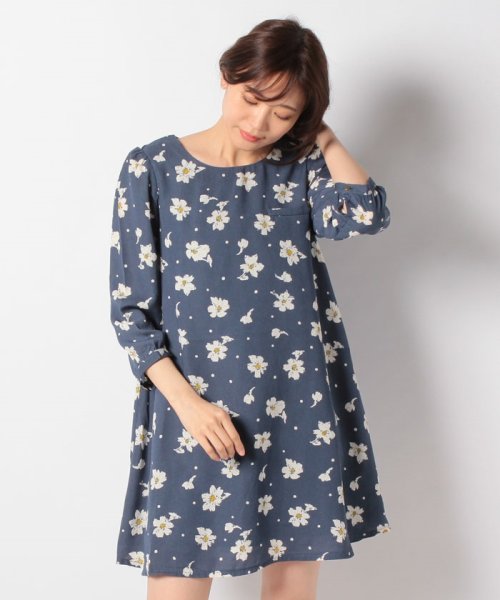 セール The Emporium ジエンポリアム オーガンジー衿付きフラワーワンピース Offprice Ec Offprice Ec D Fashion