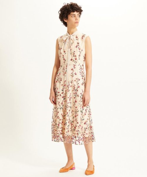 フラワースパンコール刺繍ワンピース グレースコンチネンタル Grace Continental D Fashion