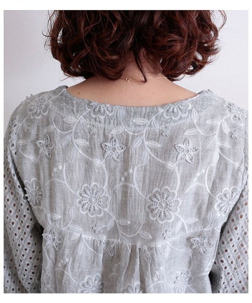 レース袖透ける花刺繍トップス サワアラモード Sawa A La Mode D Fashion レース袖透ける花刺繍トップス サワアラモード Sawa A La Mode D Fashion