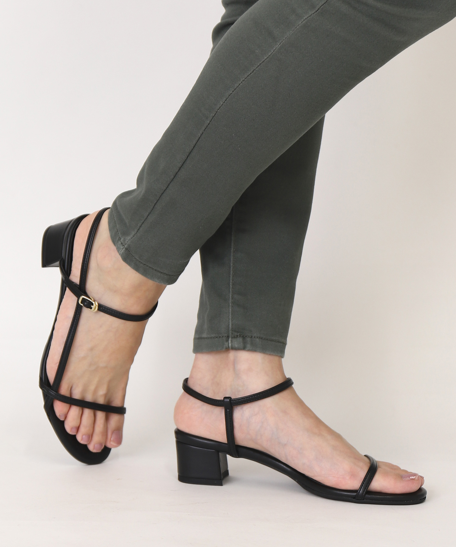 セール 30%OFF】ローヒールストラップサンダル(503396155