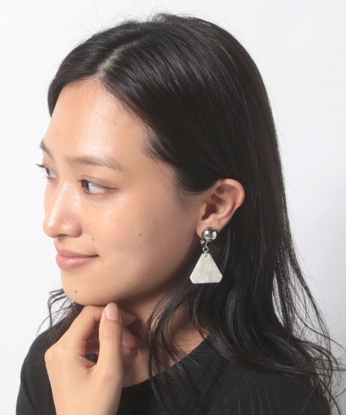 セール 30 Off Nano Universe ナノ ユニバース トライアングルチャームイヤリング Offprice Ec Offprice Ec D Fashion セール 30 Off Nano Universe ナノ ユニバース トライアングルチャームイヤリング Offprice Ec Offprice Ec D Fashion