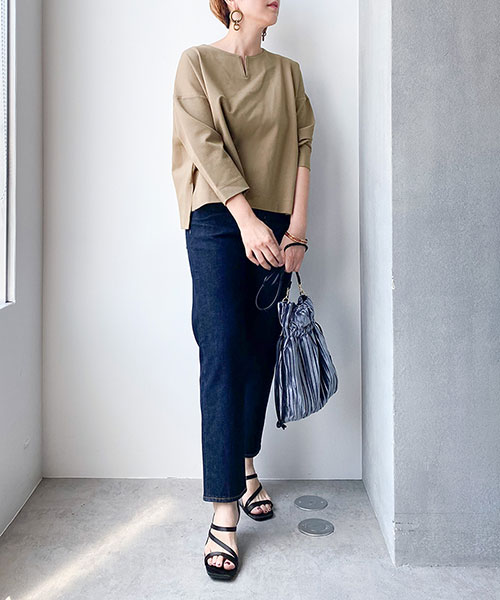 セール 30%OFF】WEB限定/ショルダーベルト付きプリーツベロア セール 30%OFF】WEB限定/ショルダーベルト付きプリーツベロア