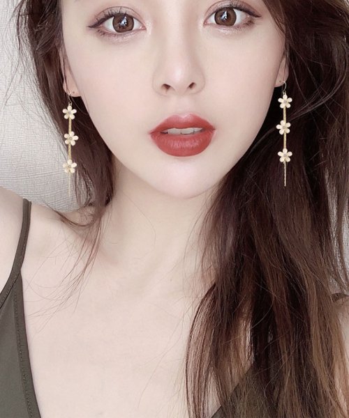 セール ピアス レディース 揺れる モチーフピアス 花 可愛い イヤリング 人気アクセサリー ショッピングゴー Shoppinggo D Fashion セール ピアス レディース 揺れる モチーフピアス 花 可愛い イヤリング 人気アクセサリー ショッピングゴー Shoppinggo D Fashion