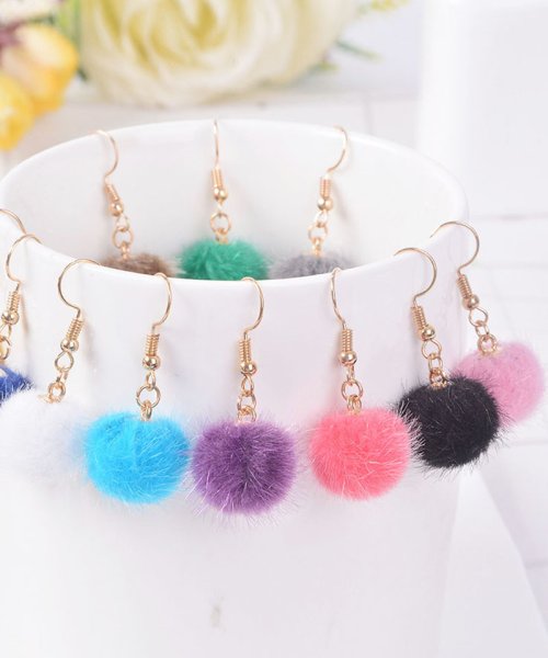 セール ふわふわ ファーピアス イヤリング レディース アクセサリー 可愛い 冬ピアス クリスマス セイヘイショップ Seiheishop D Fashion