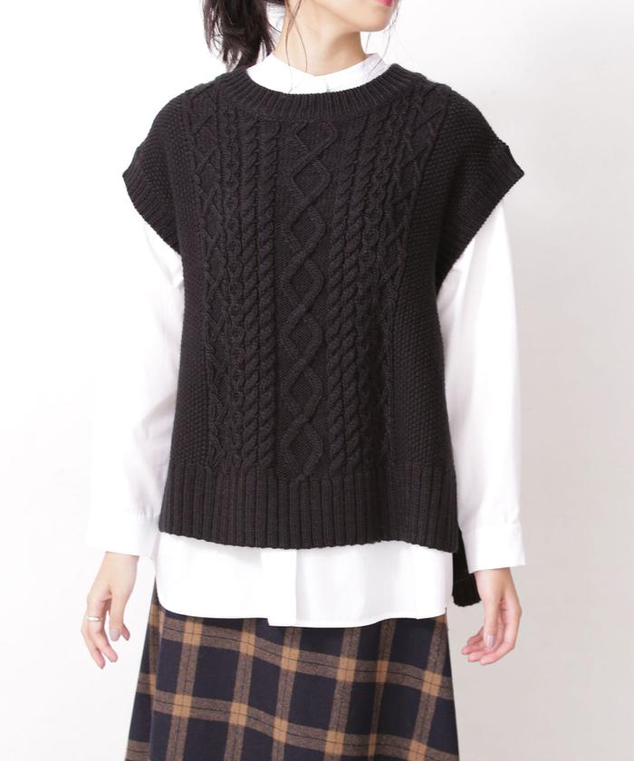 セール 30%OFF】WEB限定/ケーブルニットベスト&スタンドカラー