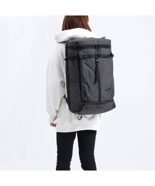 オークリー リュック Oakley リュックサック Essential Box Pack L 4 0 バックパック B4 32l Fos オークリー Oakley D Fashion