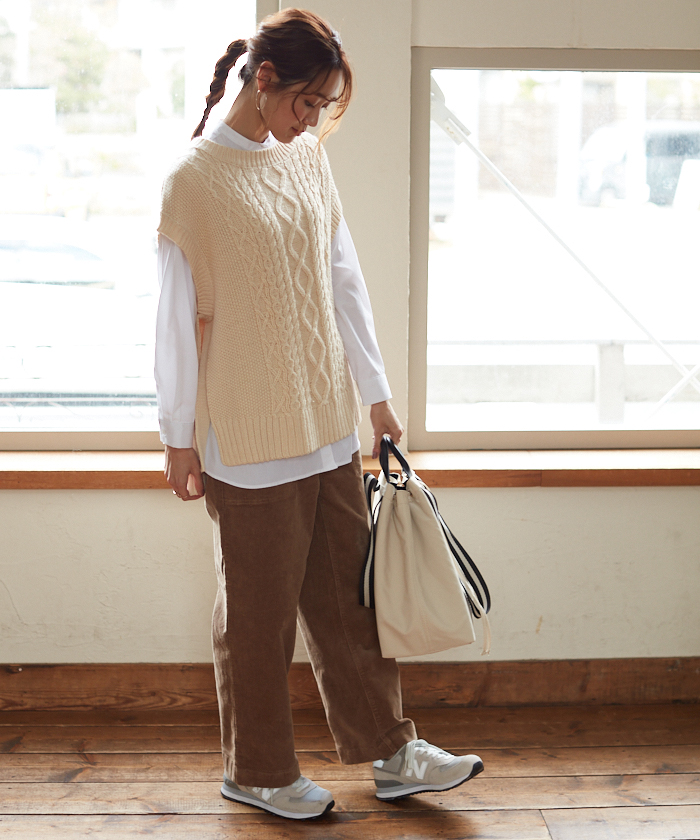 セール 30%OFF】WEB限定/ケーブルニットベスト&スタンドカラー