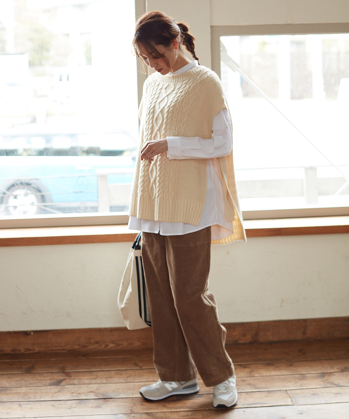 【美品】PEARLY GATES　ニットベスト　ケーブル編み　白　size5 セール】【PEARLY GATES】ストライプ Vネックニットベスト