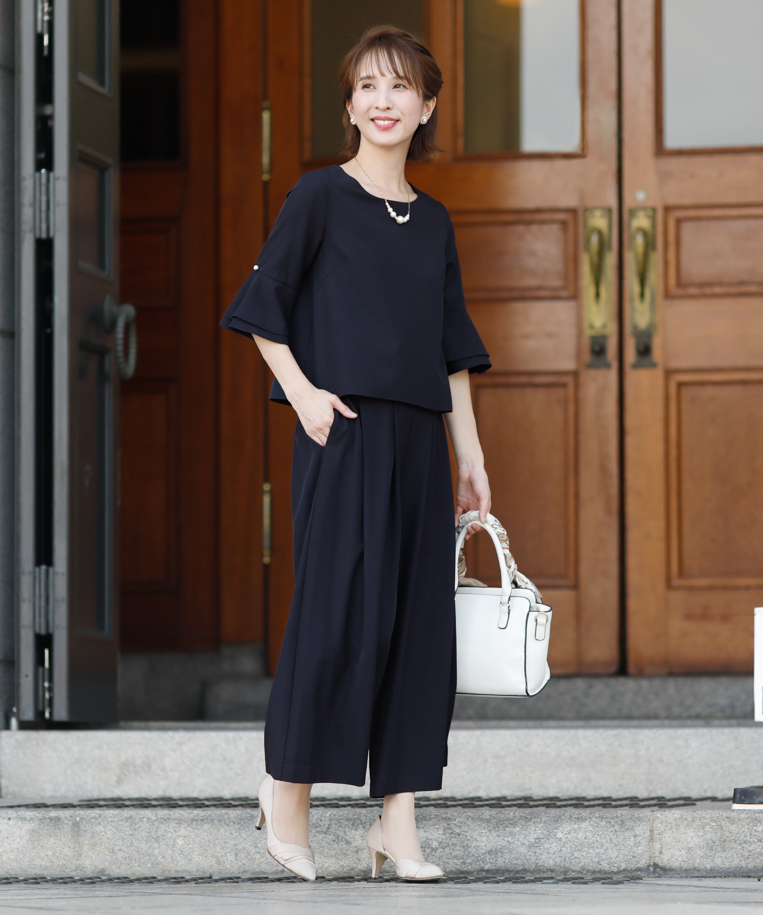 送料無料(沖縄配送) お値下げ中❣️POUR VOUSバックレース