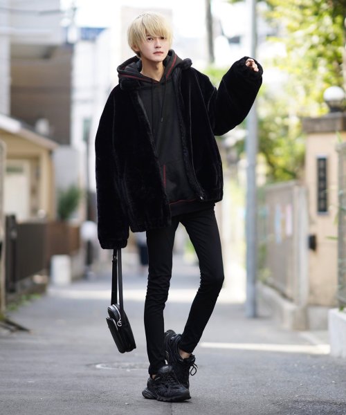Rename レザータッチ スクエア ショルダーバッグ デバイス メンズ Device D Fashion