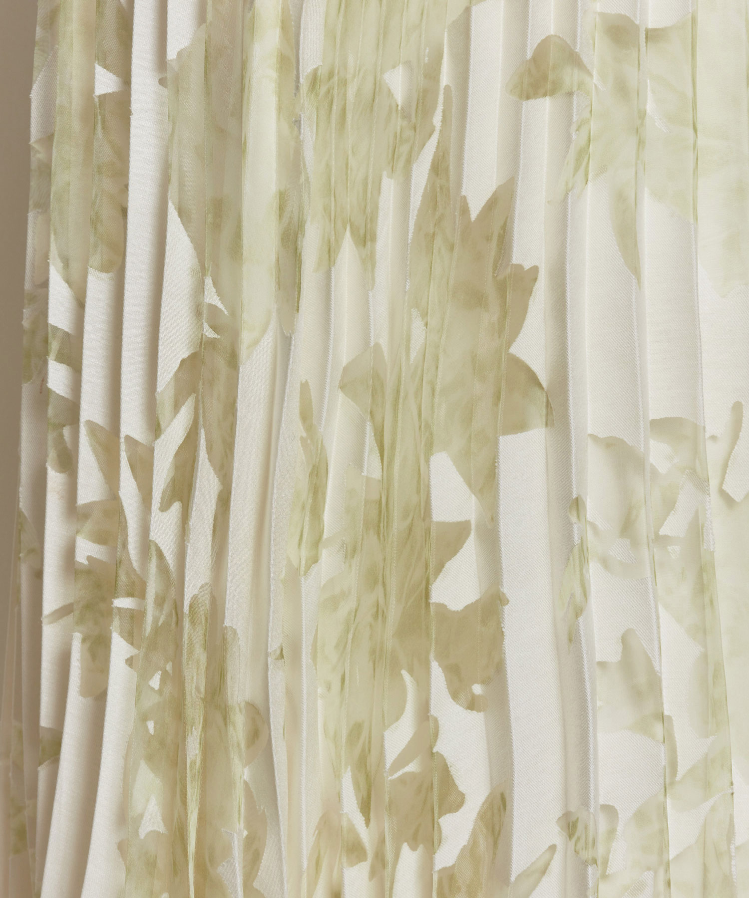 セール 60%OFF】【美人百花3月号掲載】オパールフラワープリーツ セール 60%OFF】【美人百花3月号掲載】オパールフラワープリーツ