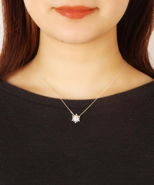 クーポン 大人可愛いガラスアクセサリー シルバー925 花ガラスチャームネックレス ワイスチャーム Wythecharm D Fashion