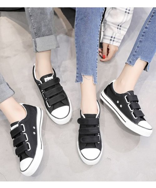 甘過ぎない大人のおしゃれベルクロスニーカー メゾンドラティール Maison De Latir D Fashion 甘過ぎない大人のおしゃれベルクロスニーカー メゾンドラティール Maison De Latir D Fashion