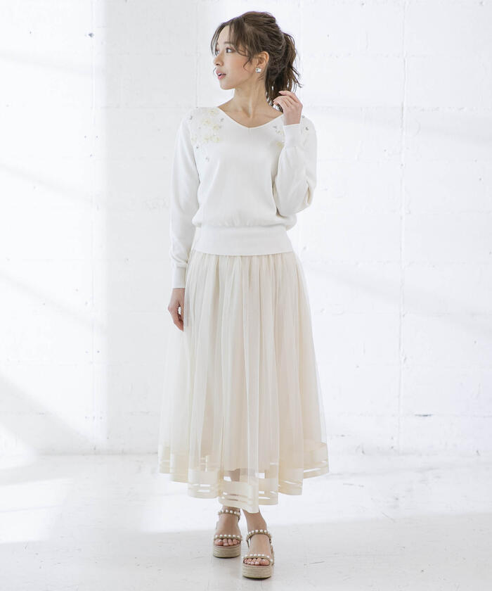 QUEENS COURT - けい♡☆2点セットクイーンズコート☆お花刺繍ニットとジュエルカーディガン セール】クイーンズコート QUEENS COURT フラワー刺繍ニット