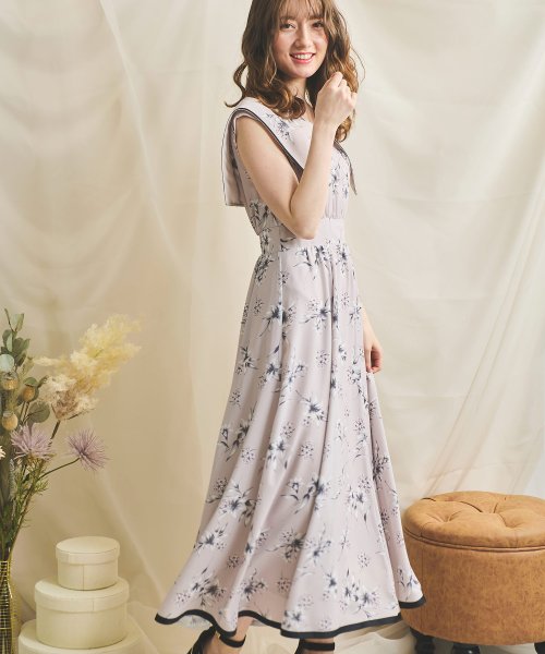 セール 30 Off フラワープリントセーラーカラーワンピ ノエラ Noela D Fashion セール 30 Off フラワープリントセーラーカラーワンピ ノエラ Noela D Fashion