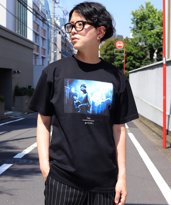 セール】【Kevin Cummins×MEN'S BIGI】OASISフォトグラフTシャツ