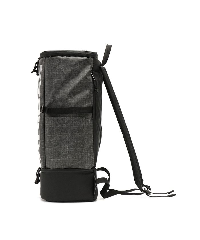 【新品未使用】adidas アディダス　ボックスリュック　二層式　大容量　32L adidas 【セール】アディダス リュック ボックス型 32リットル 2