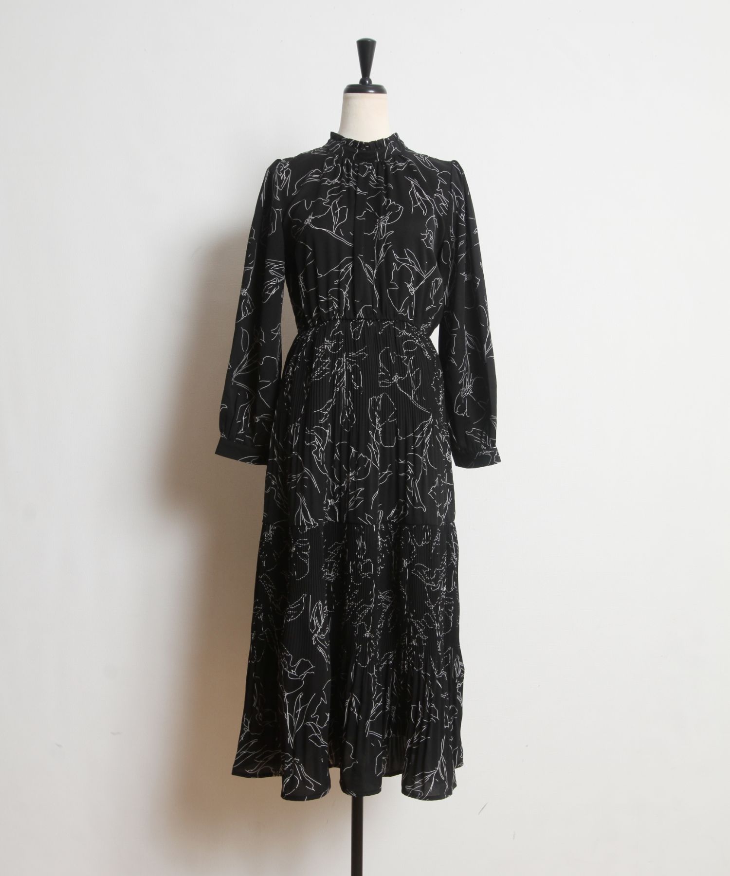 新品　tocco closet トッコクローゼット　プリーツロングワンピース 楽天市場】大人の甘さを引き出すウエストリボン付きライン