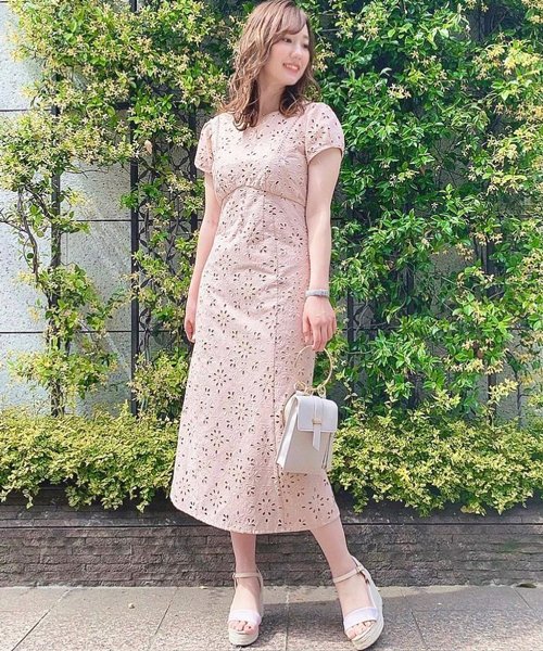 セール コットン刺繍レースワンピ ノエラ Noela D Fashion