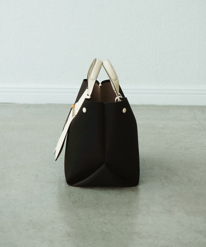セール 50%OFF】【E'POR】【A4対応】【撥水/雨の日】D BAG Large セール 50%OFF】【E'POR】【A4対応】【撥水/雨の日】D BAG Large