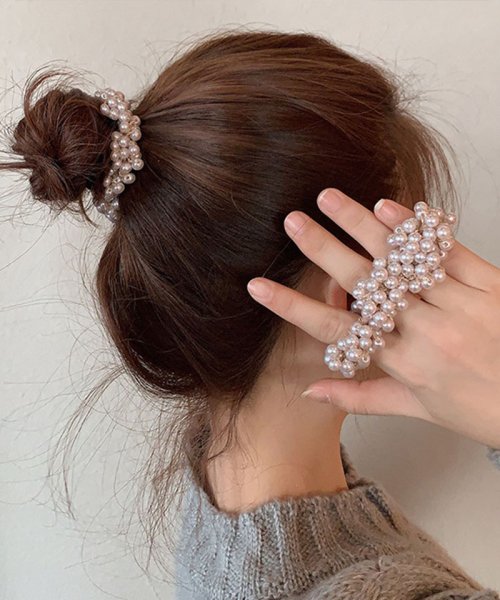 セール パールヘアゴム キラキラ ヘアアクセサリー かわいい ゴールド オシャレ 髪飾り 上品 大人っぽい 大人 上品 エレガント フェミニン シンプル ブレスレット セイヘイショップ Seiheishop D Fashion セール パールヘアゴム キラキラ ヘアアクセサリー かわいい ゴールド オシャレ 髪飾り 上品 大人っぽい 大人 上品 エレガント フェミニン シンプル ブレスレット セイヘイショップ Seiheishop D Fashion
