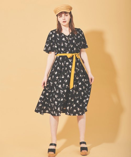 セール 30 Off 別布ベルト付き花柄プリントワンピース トランテアン ソン ドゥ モード 31 Sons De Mode D Fashion セール 30 Off 別布ベルト付き花柄プリントワンピース トランテアン ソン ドゥ モード 31 Sons De Mode D Fashion