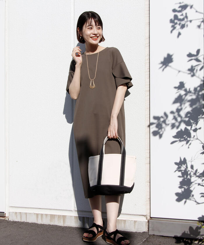 美品 MARIA class ストレッチ ポンチ ノースリーブ ワンピース 2WAYストレッチストライプノースリーブワンピース｜Soffitto