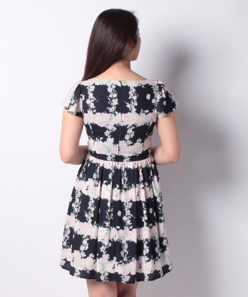 セール 80 Off マーガレットチェックワンピース レッセ パッセ Laisse Passe D Fashion セール 80 Off マーガレットチェックワンピース レッセ パッセ Laisse Passe D Fashion