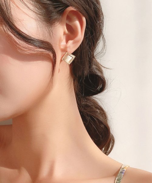 クーポン セール30 Off ピアス スタッドピアス 大ぶり モチーフピアス 可愛い イヤリング 人気アクセサリー ショッピングゴー Shoppinggo D Fashion