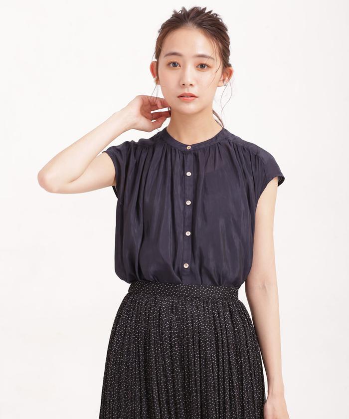 セール 30%OFF】WEB限定/サテンギャザーブラウス ノースリーブ